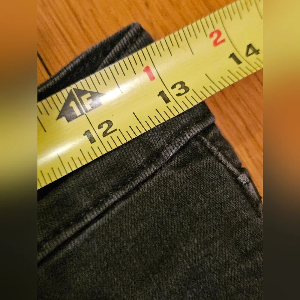Levi's 711 Skinny Jeans Women’s W26 L30 Black Stretch